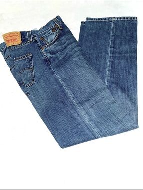 Men’s 501 LEVI Jeans Straight Keg Cut & Button Fly Closure Sz 29/30 Blue Denim